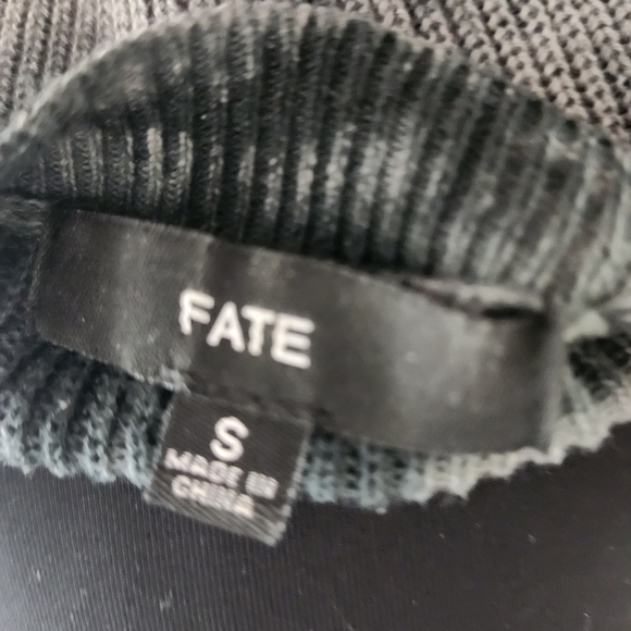 Gray and Navy Tie-Dye Sweater - Picture 5 of 6